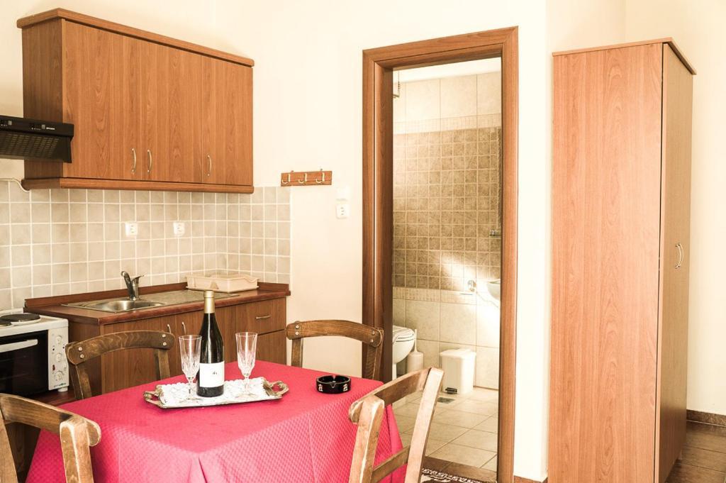 Menelaos Apartments Lefokastro Room photo